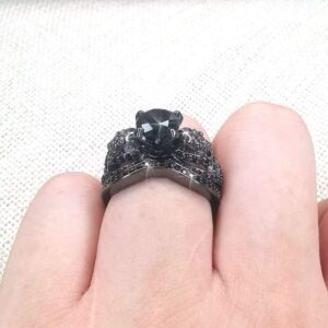 Gothic jewelry Skull Rings Halloween Punk Engagement Black Rings for Women Vampire Accessories Christmas Gifts (Round-Black, 8)