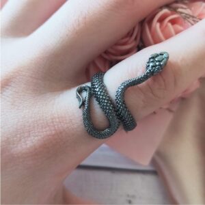 Snake Ring for Women Gothic Black Snake Rings Punk Open Adjustable Silver Snake Knuckle Rings Stackable Reptile Serpent Band Rings for Halloween Costumes Accessories