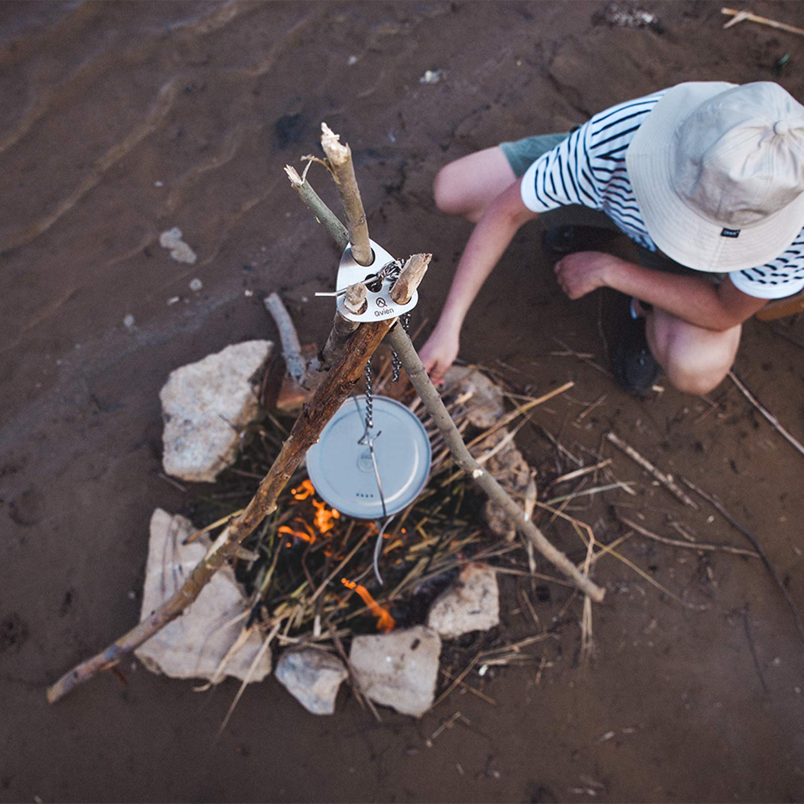 XERGUR Camping Tripod board - Turn Branches into Campfire Tripod, Stainless Steel Campfire Support Plate with Adjustable Chain for Hanging Cookware - Perfect Camping Accessories for Outdoor Cooking