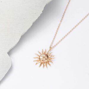 Valloey Rover Vintage Coin Necklace for Women Gold Sun Pendant Necklace 14k Gold Plated Roman Sun Coin Pendant Necklace