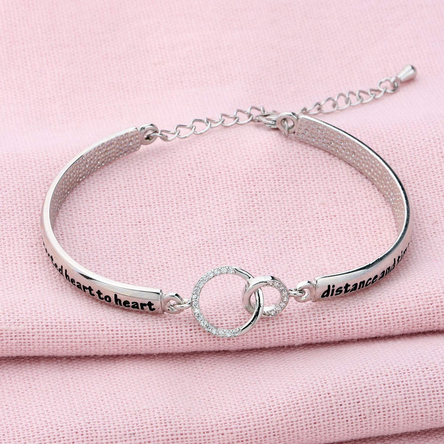 BEKECH Cousins Gift Cousins Bracelet Cousin Are Connected Heart to Heart Distance And Time Can’t Break Them Apart Bracelet Cousin Theme Jewelry Gift for Cousin BFF Gift (silver)