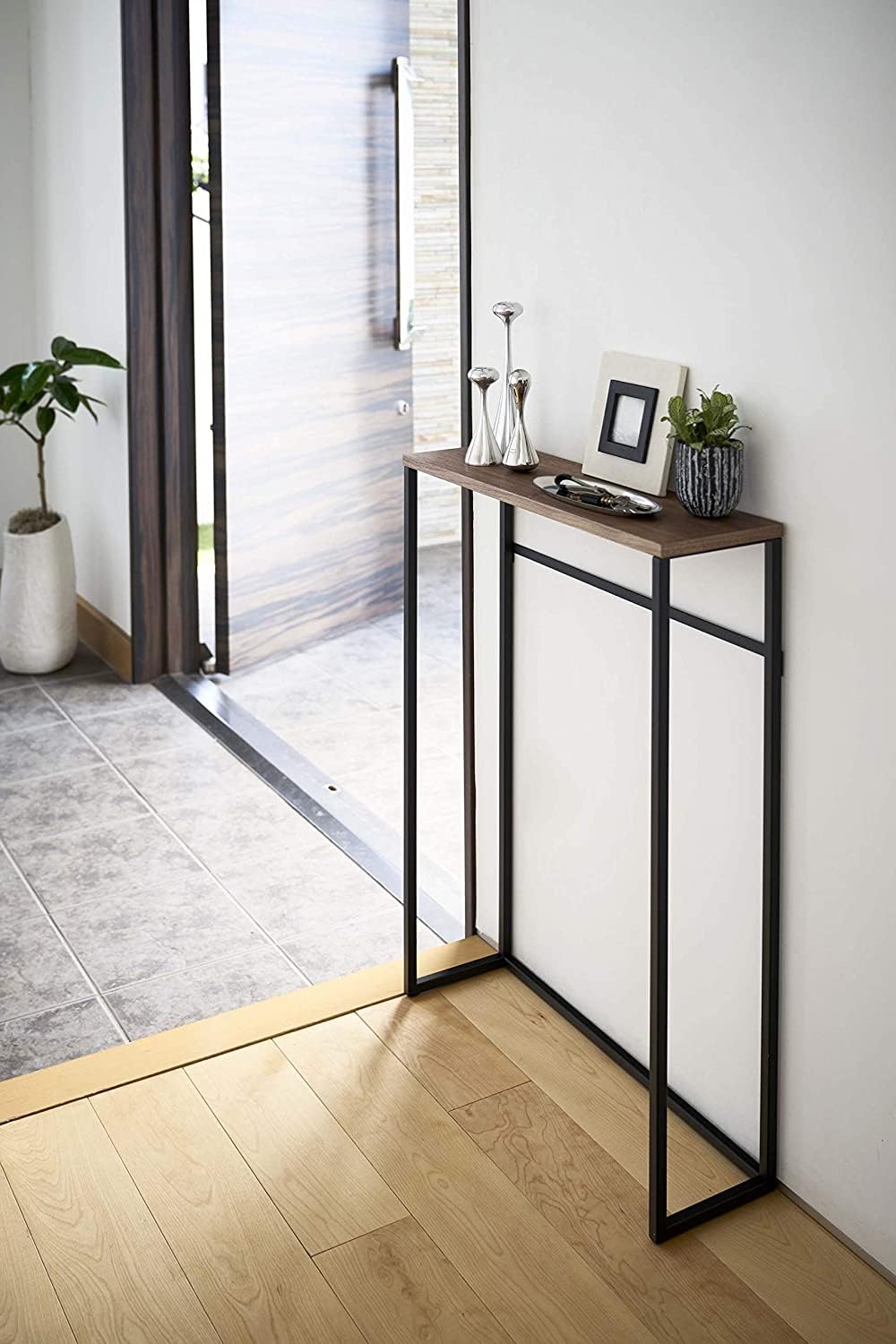 Yamazaki Home Modern Slim Console Table, Slim Narrow Accent Table for Entryway Or Living Room, Metal and Wood Skinny Hallway or Sofa Table Steel One Size Black