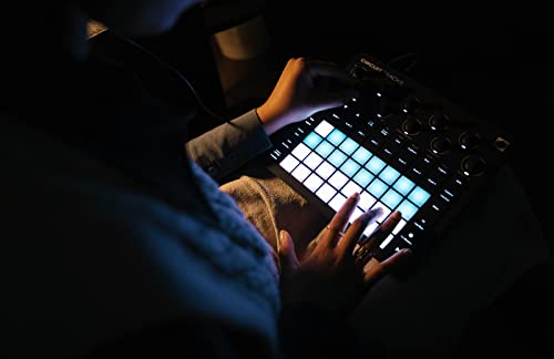 Novation Circuit Tracks: Groovebox sequencer with synth tracks, MIDI tracks and drum tracks for electronic music making