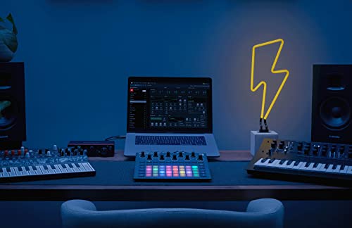 Novation Circuit Tracks: Groovebox sequencer with synth tracks, MIDI tracks and drum tracks for electronic music making