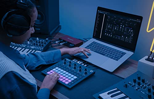 Novation Circuit Tracks: Groovebox sequencer with synth tracks, MIDI tracks and drum tracks for electronic music making