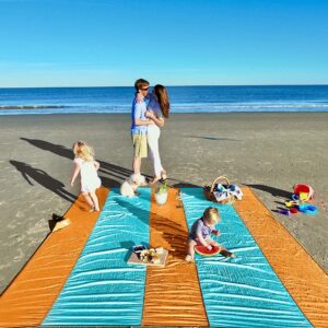 AQUATUS Premium XXL Beach Blanket Sandproof Water Resistant Quick Dry Mat 10ft by 9ft for 1-8 Adults with 4 Metal Stakes, 4 Corner Pockets, Secure Clip and Strap, and Attached Bag