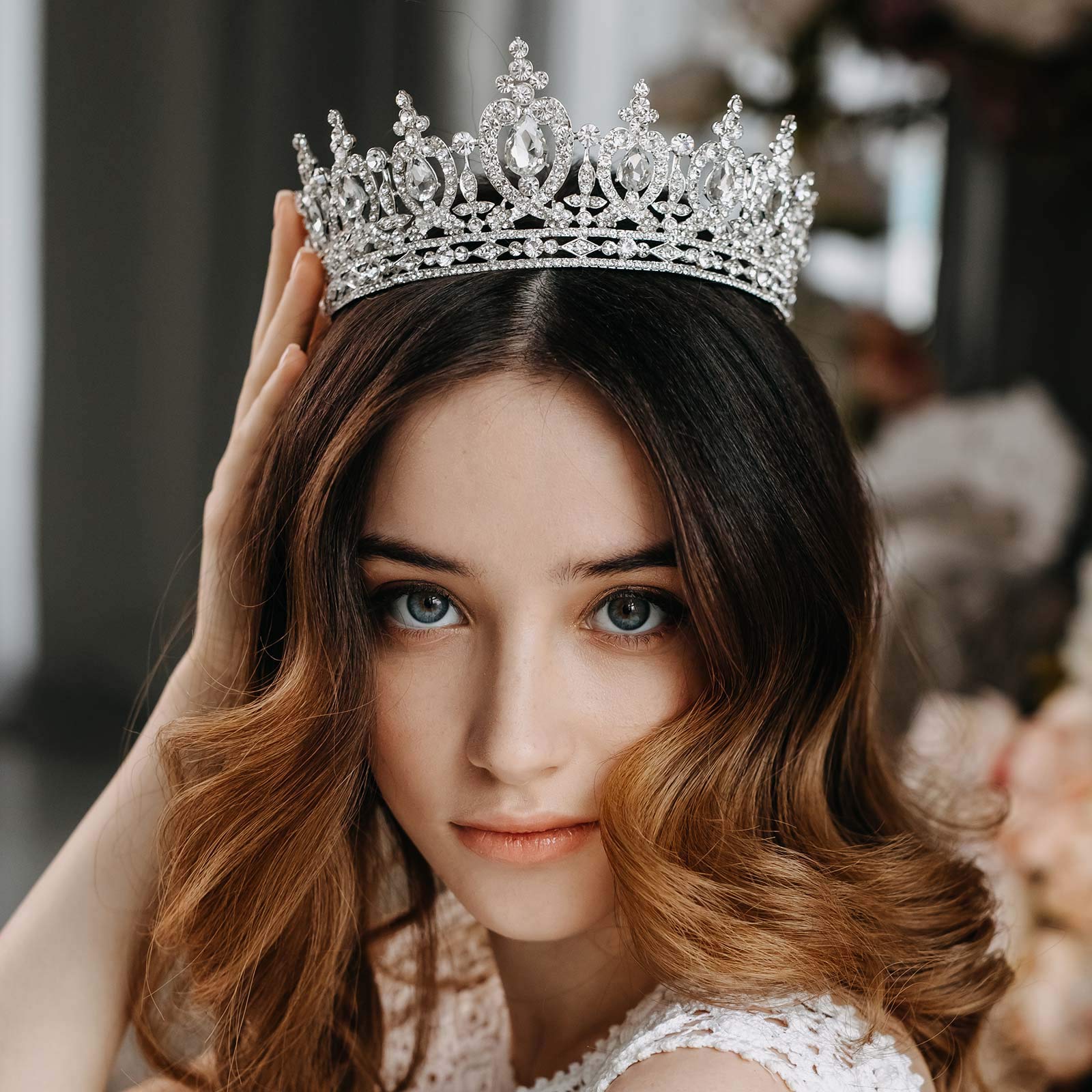 AW BRIDAL Wedding Crown Tiara Crystal Birthday Crown for Women Rhinestone Queen Crown Bridal Party Pageant Crown Wedding Hair Accessories for Brides (Silver)