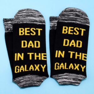 JXGZSO 2 Pairs Dad Gift Dad Sock Best Dad in the Galaxy Socks Dad Birthday Gift Father's Day Gift (Best Dad in the Galaxy)