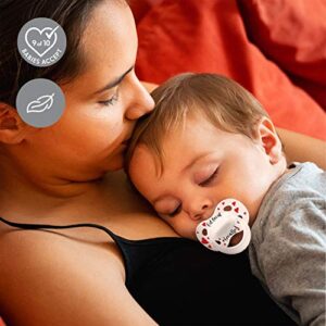 Medela Baby Pacifier | Day and Night Glow in The Dark | 0-6 Months | 2-Pack, Lightweight | BPA-Free | Supports Natural Suckling | My Love and I Love Mama