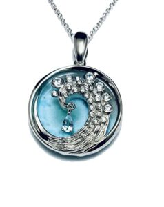 p7934 ocean wave 25mm round larimar w/3x5 tear-drop emerald sterling silver pendant