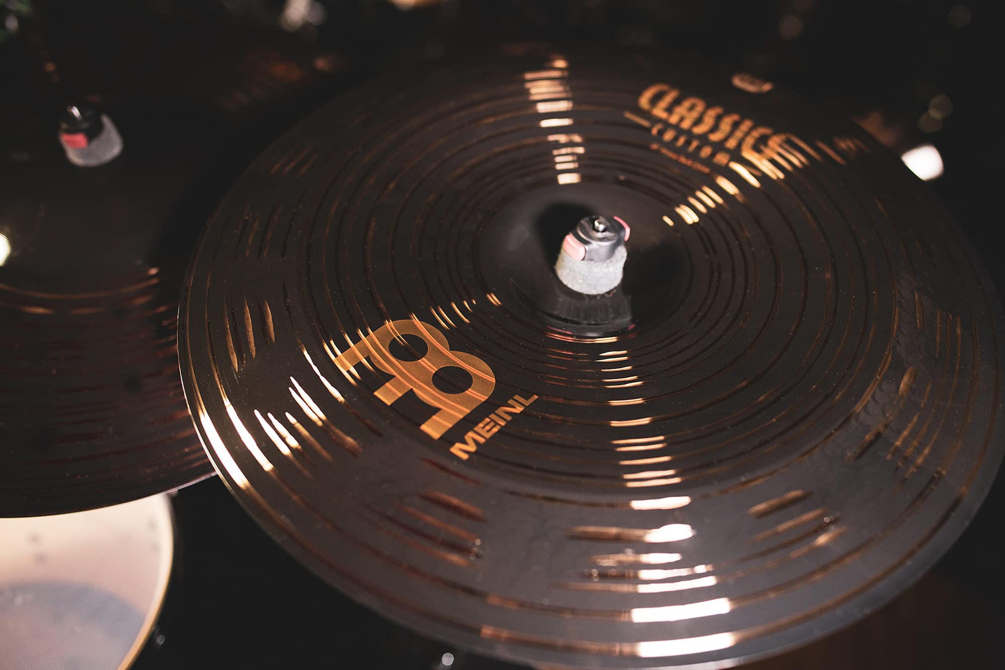 Meinl Cymbals Classics Custom Heavy Dark 18" China Cymbal for Drum Set — Made in Germany — B12 Bronze, 2-Year Warranty (CC18HDACH)