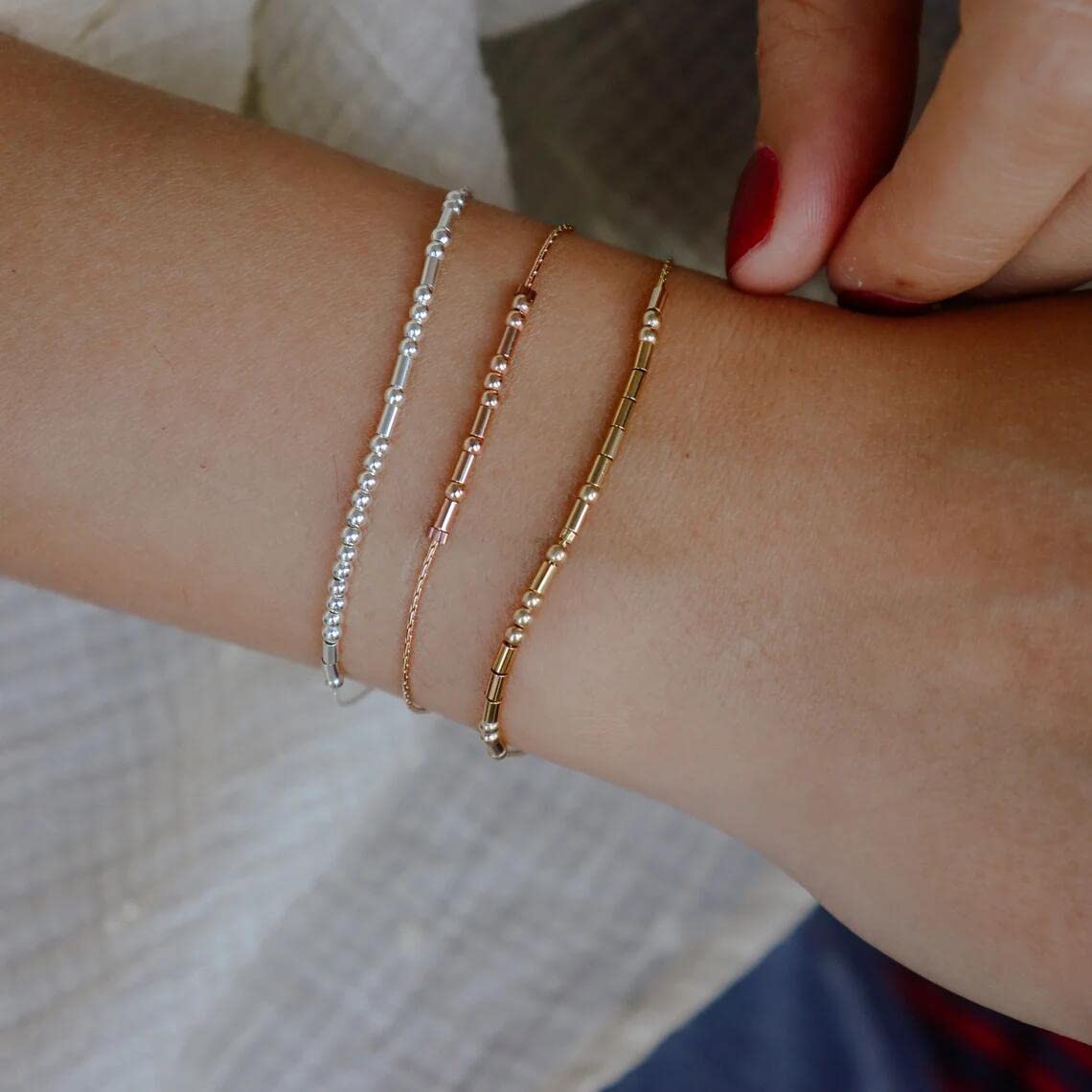 JoycuFF Inspirational Gifts for Women Strong And Fearless Morse Code Bracelets for Best Friends Daughter Sister Handmade Chain Bracelet Silver Encouragement Motivational Secret Message Jewelry