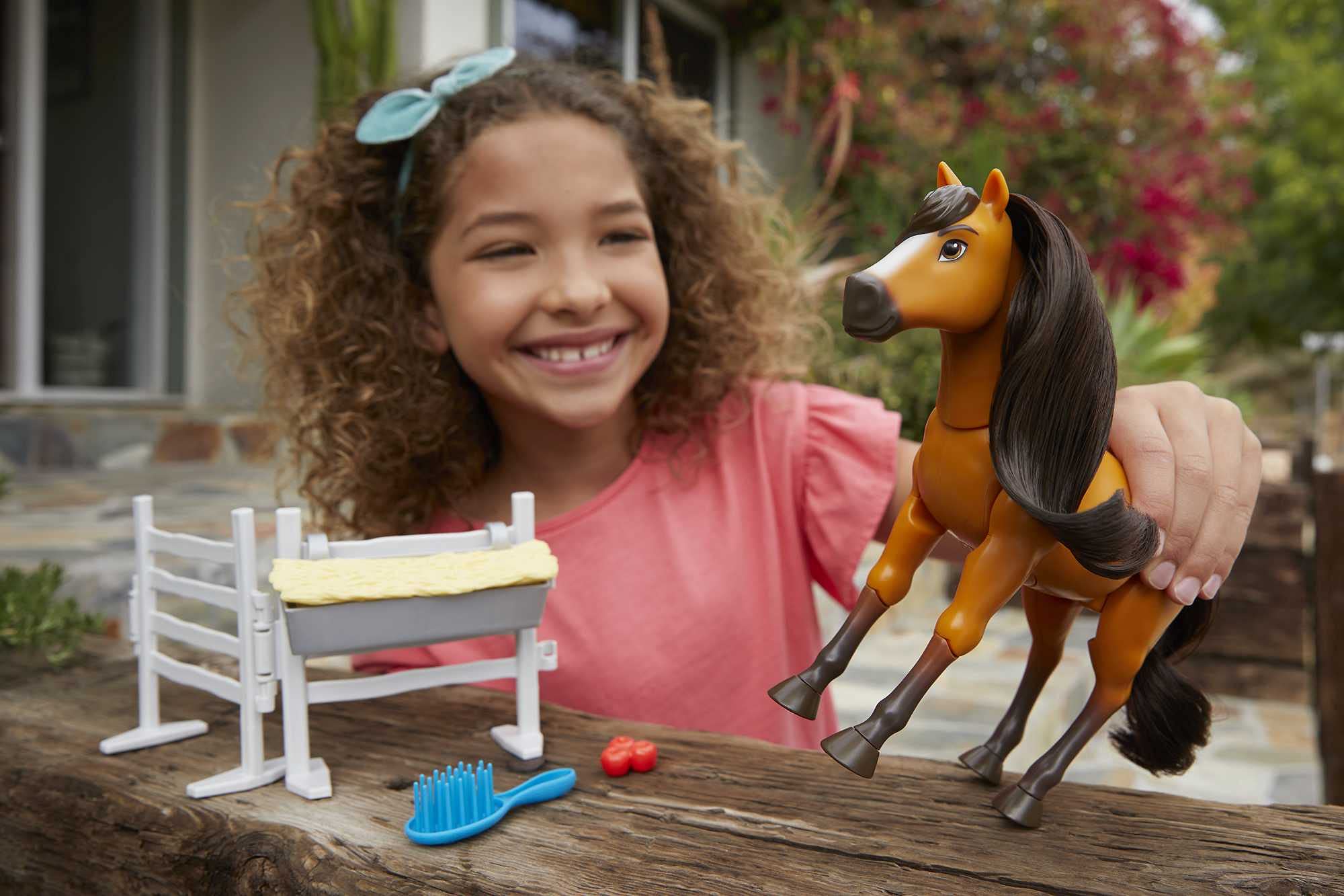 Mattel Spirit Untamed Toy Horse & Accessories Playset, Forever Free Spirit (Approx. 8-inch) with Neighing Sounds, Long Mane & Tail Hair, Brush, Hay Bale & Apple Snack