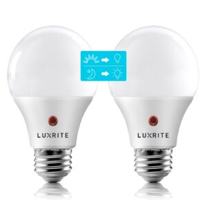 luxrite a19 led dusk to dawn light bulbs outdoor lighting, 60 watt equivalent, enclosed fixture rated, automatic on off sensor, 3000k soft white, 800 lumens, damp rated, e26 base (2 pack)