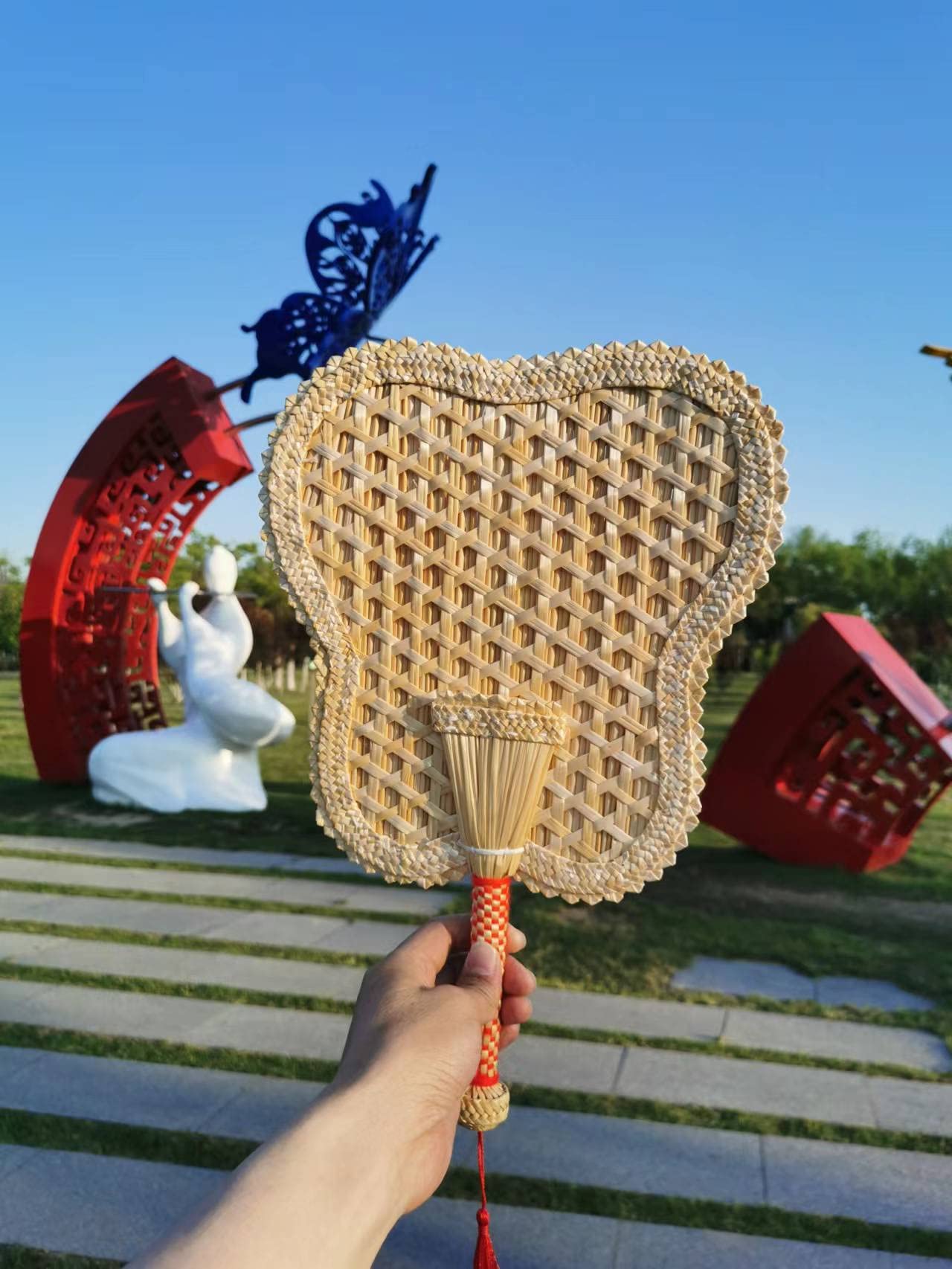 Kailinst Hand Woven Fan,Folding Hand Fan,Wheat Straw Hand Fan,Manual Fan,Hand Fans Women Foldable,Suitable for Summer,Barbecue,Decoration(7.2"Petal Fan)