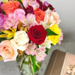 From You Flowers - Bright & Sunny Rose Bouquet with Glass Vase (Fresh Flower Bouquets) Birthday, Anniversary, Get Well, Sympathy, Congratulations, Thank You