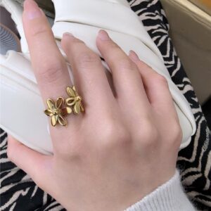 Vintage Daisy Flower Stainless Steel Statement Open Ring for Women Girls Polished Comfort Fit Filigree Hawaiian Sunflowers Adjustable Promise Band Rings Birthday Holiday Gifts BFF Mom (Gold Size 7)