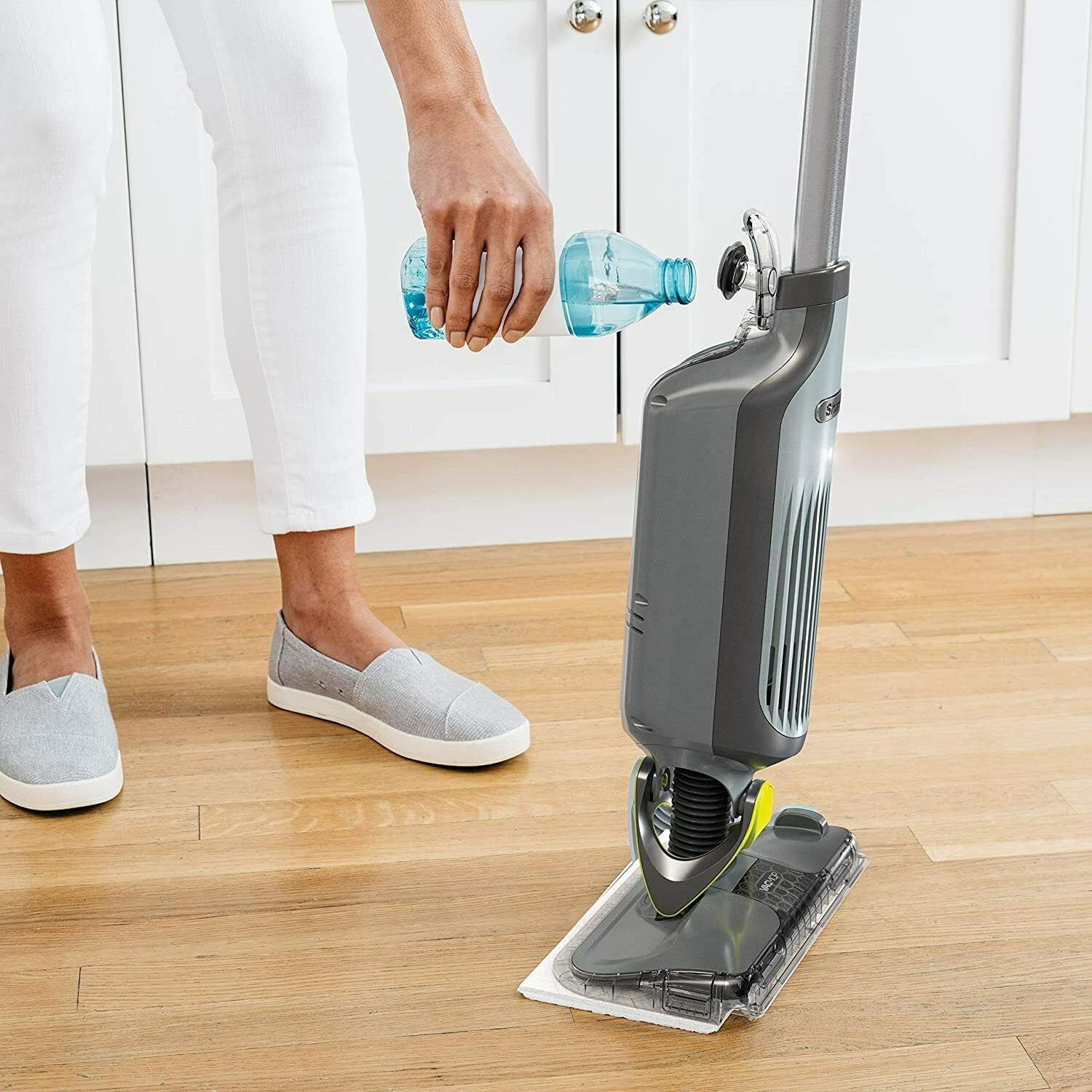 Shark QM250 / VM250 VACMOP Pro Cordless Hard Floor Vacuum Mop with Disposable Pad, Charcoal Gray- - QM250 (Charcoal Gray VM250) (Renewed)