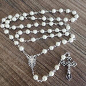 Catholic Pearl Beads Rosary Necklace Metal Beaded Miraculous Medal & Cross Rosary for Women (Silver)