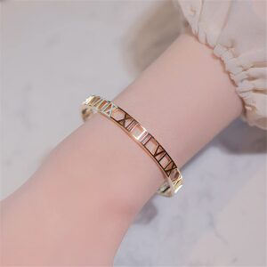 AIKESIWAI Roman numeral series hollow carved bracelet, fashionable women's bracelet, Roman numeral bracelet, three-color Roman bracelet (Gold)