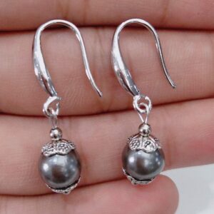 GUIDECUN Women's Imitation Tahitian Black Pearl Hanging Earrings, Freshwater Pearl Pendant with Vintage Silver Inlaid Earrings