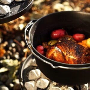 GSI Outdoors Guidecast 5qt Dutch Oven | Cast Iron Dutch Oven for Camping, Cabin and Home Kitchen