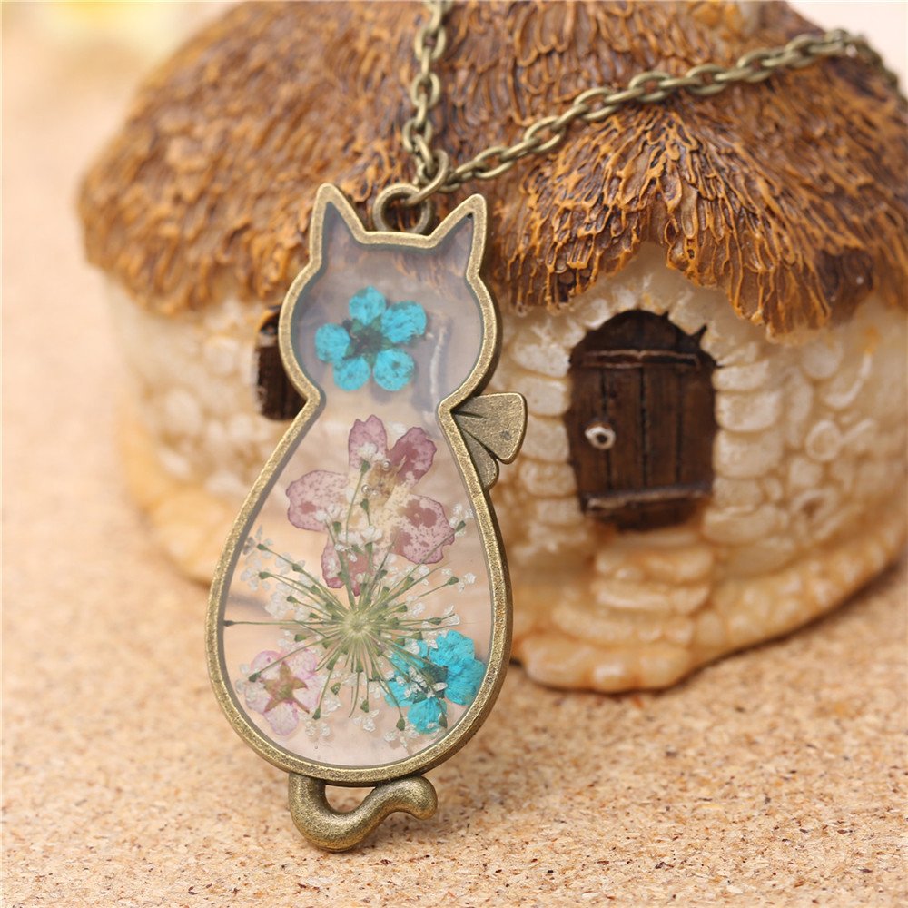 MXXGMYJ Multicolor Dried Flower Necklace for Women Cute Cat Pendant Necklace Pressed Flower Necklace Nature Gifts for Women Cat Lovers