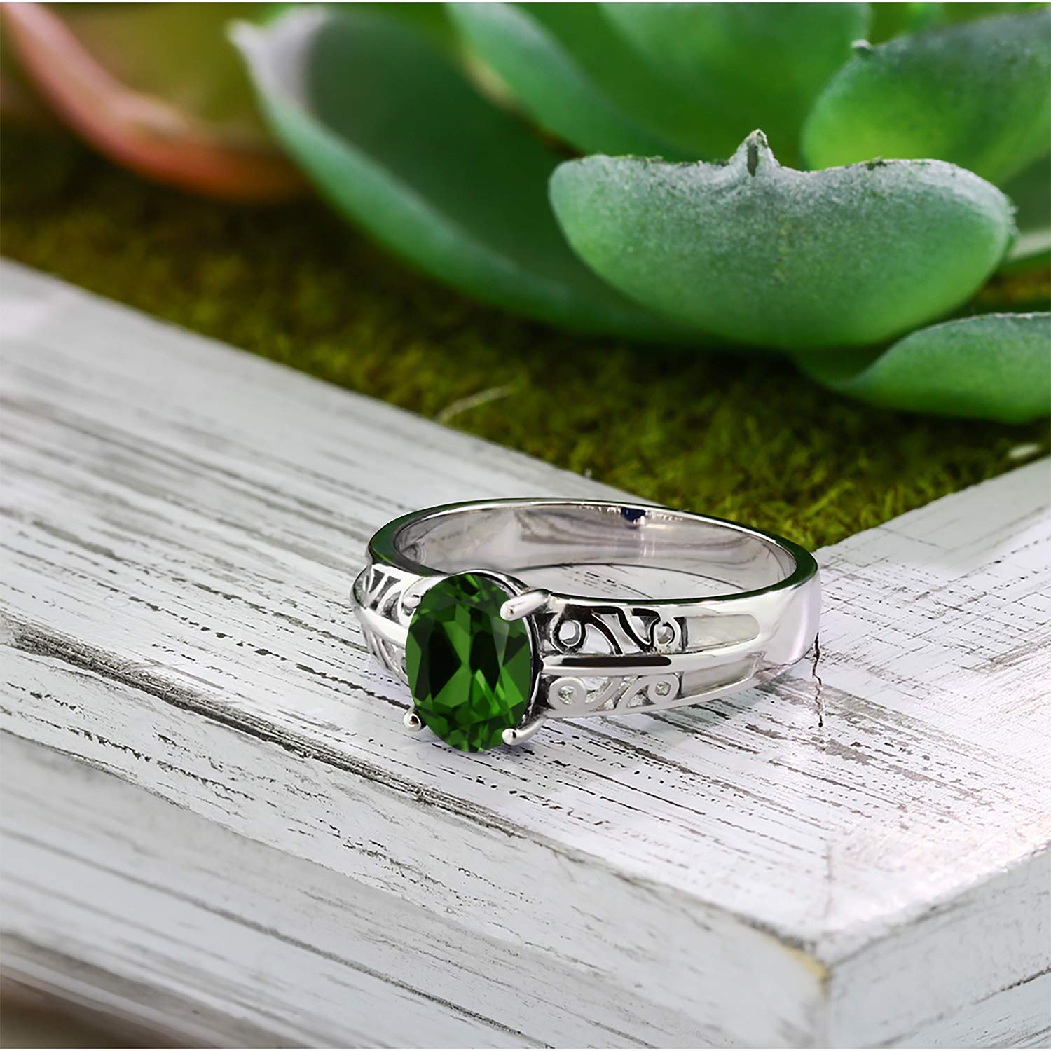 Gem Stone King 925 Sterling Silver Green Chrome Diopside Ring For Women (1.20 Cttw, Oval 8X6MM, Available In Size 5, 6, 7, 8, 9)