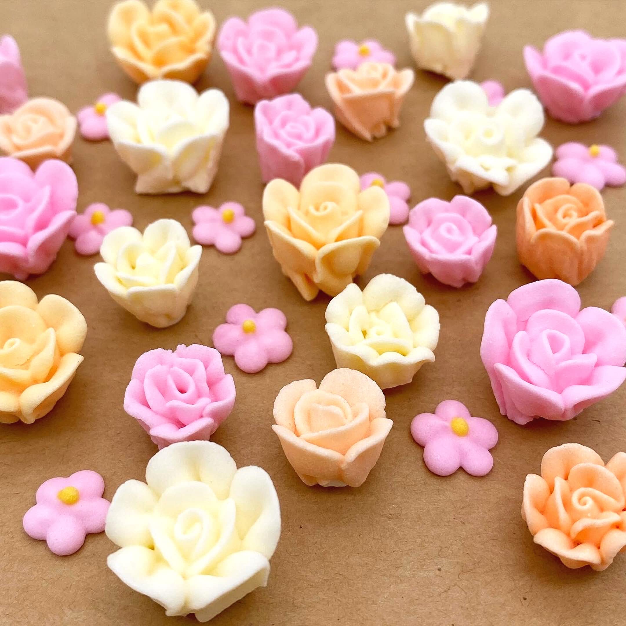 30 Tea Party Icing Flowers | Small Edible Flowers| Edible Roses| Pink Roses| Ivory Sprinkles | Royal Icing Flowers | Pink Sprinkles | Simply Sucré