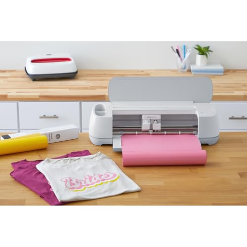 Cricut Smart Iron On (13in x 9ft, Black) for Explore 3 and Maker 3 - Matless cutting for long cuts up to 12ft