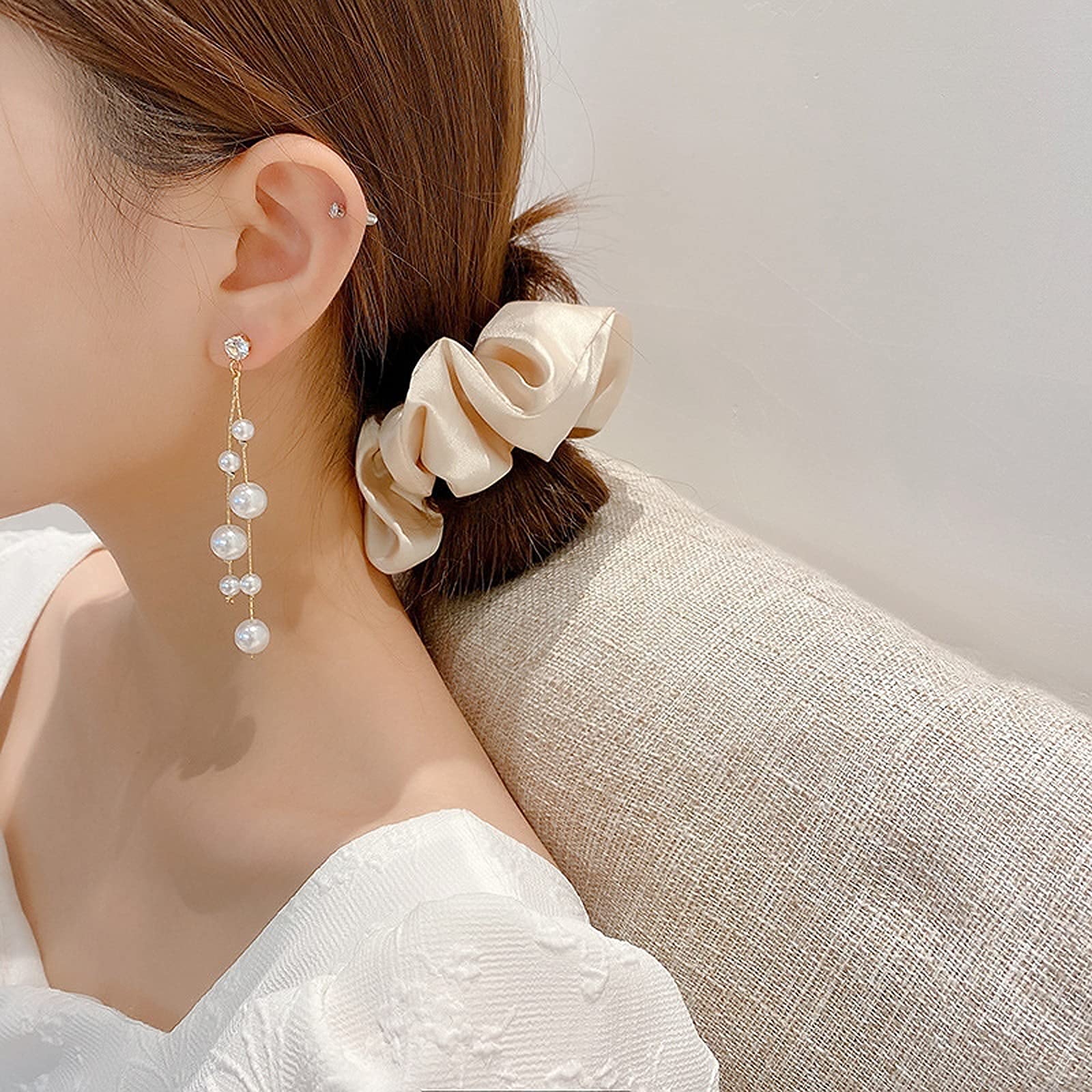 Aradio long pearl earrings Gold Long Tassel Pearl Earrings for Women 925 Sterling Silver needle Simulated Shell Pearl Earrings White Pearl Dangle Earrings Hypoallergenic Drop Pearl Earrings Dangle.