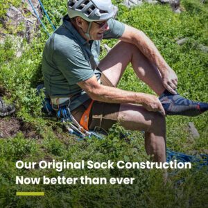 Smartwool Men's Hike Classic Edition Light Cushion Solid Crew Socks, Black, Medium