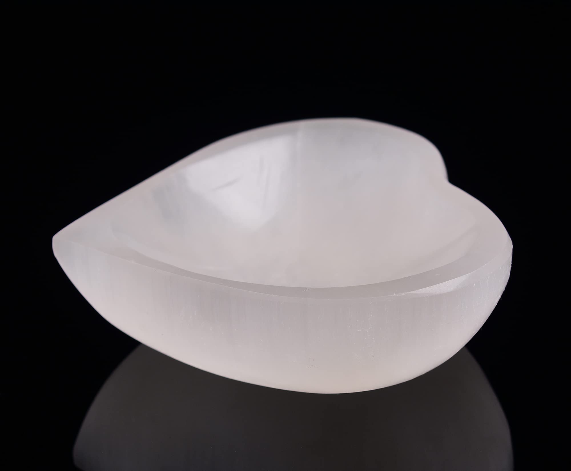 AMOYSTONE Natural Selenite Bowl Heart Shaped Selenite Plate for Crystals 4-4.7" for Reiki Healing Meditation Decoration