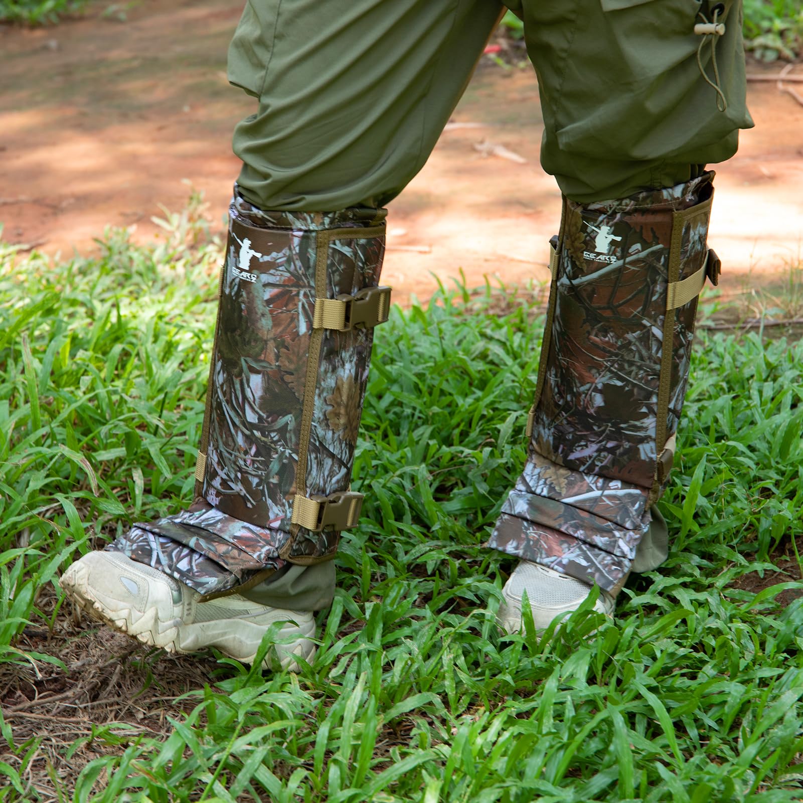 GearOZ Snake Gaiters Snake Chaps, Waterproof Lower Legs Snake Guards, Snake Bite Protective Gaiters, Anti-Snake Boots for Men/Women, Adjustable Size for Hunting/Hiking/Farm Working, Camo