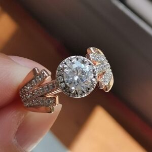 GUIDECUN Women's Rose Gold Exquisite Art Deco Wedding Engagement Ring Fashion All-Match Round White CZ Cubic Zirconia Ring Gift (US Size 8)