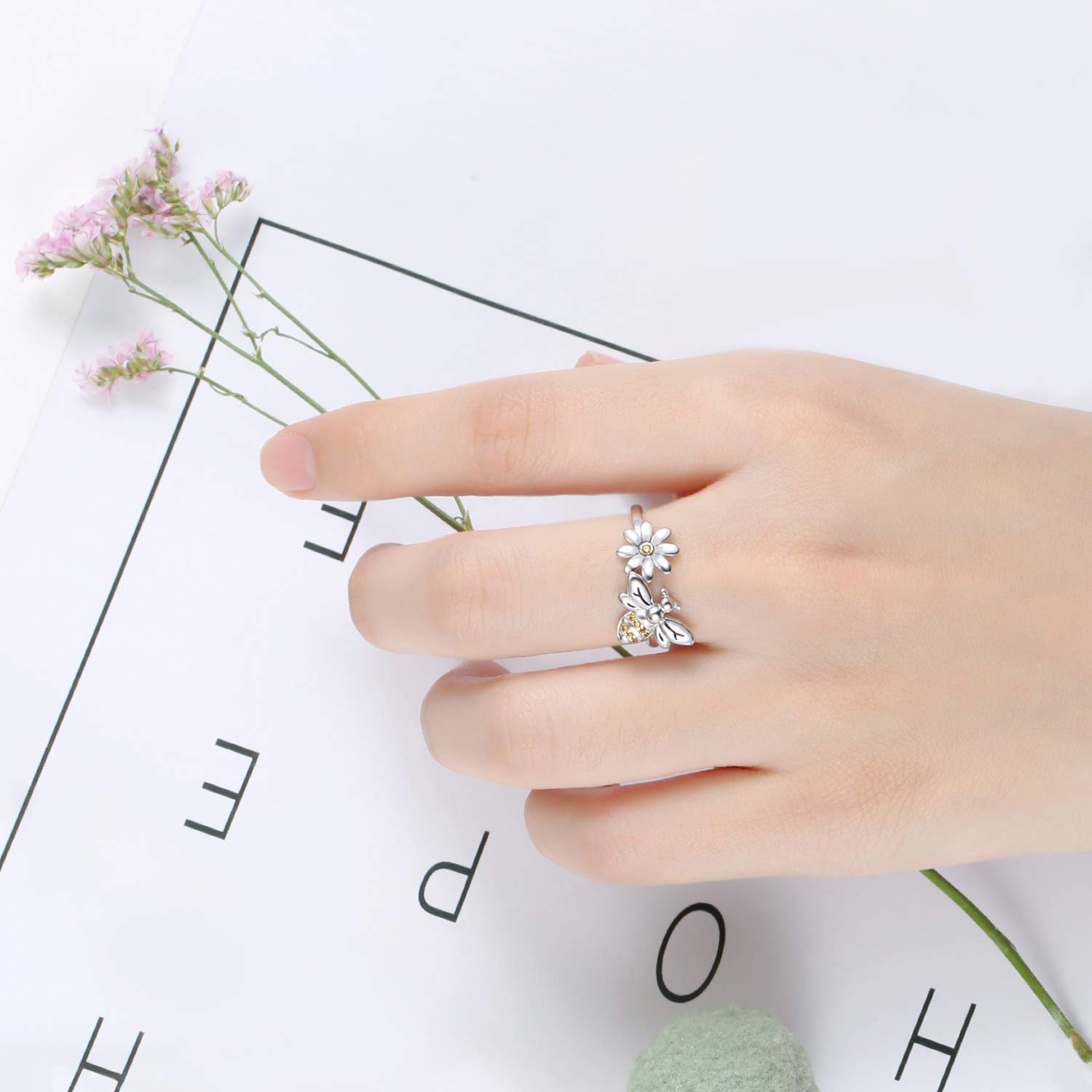 Sterling Silver Honeycomb Daisy Flower Bee Ring S925 Honeybee Flower Cubic Zirconia Bumble Wrap Rings Jewelry Gift for Women Wife Daughter Mom