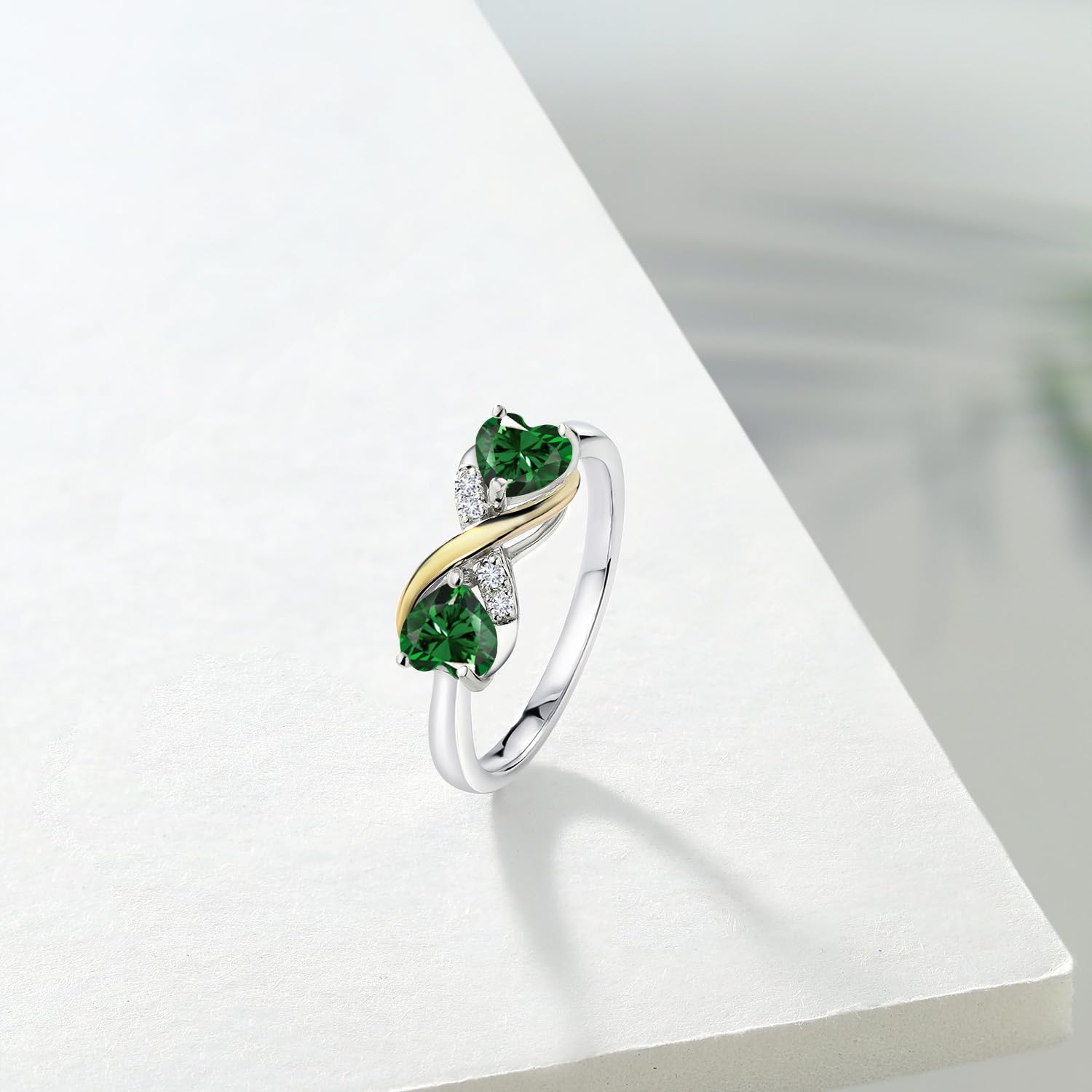 Gem Stone King 925 Sterling Silver and 10K Yellow Gold Green Nano Emerald and White Lab Grown Diamond Ring For Women (1.04 Cttw, Heart Shape 5MM, Available in size 5, 6, 7, 8, 9)