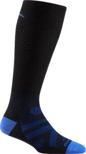 darn tough juniors rfl jr. otc ultra-lightweight sock (style 3034) - black, large