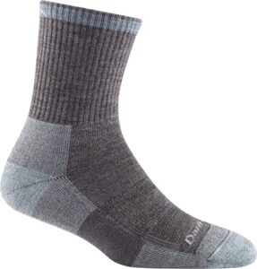 darn tough (2200) mollie beattie micro crew midweight with cushion women's sock - (shale, medium)