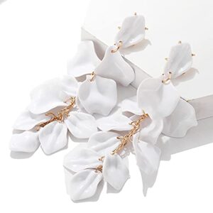 Vintage Long Acrylic Romantic Leaves Rose Petal Dangle Earrings Exaggerated Flower Drop Statement Floral Tassel Earrings for Women Jewelry-White