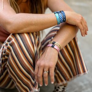 Hang Loose Bands - Southwestern Bracelet for Men, Women & Teens - Comfy Tribal Print and Boho - Western Style Reversible Wristband - Graphite Gear | Small: 6.5" (most common fitting size)