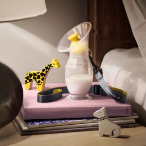 Medela Silicone Breast Milk Collector, Milk Saver with Spill-Resistant Stopper, Suction Base and Lanyard, 3.4 oz/100 mL