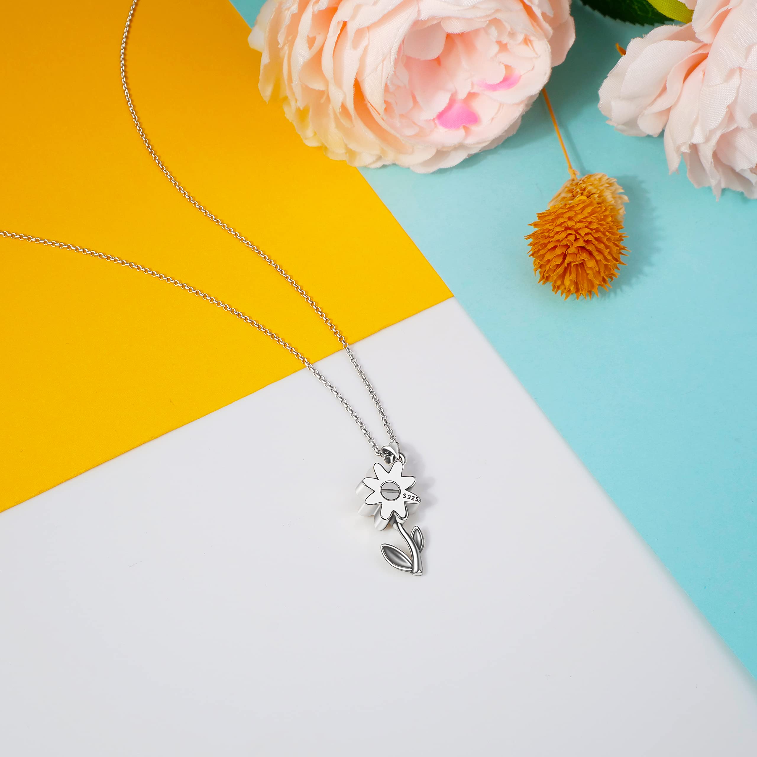 Cremation Jewelry 925 Sterling Silver Daisy Flower Urn Necklace for Ashes Keepsake Memorial Jewelry for Women Daisy Pendant Necklace