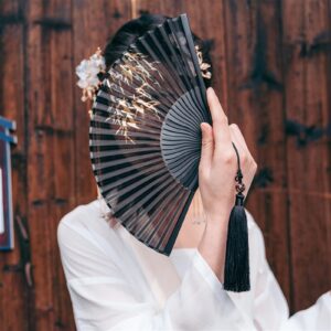 RAN Small Black Folding Fans, Chinese Bamboo Leaf Pattern Hand Fan Folded Purse Hand Fan with Fabric Sleeve and Tassel, for Women