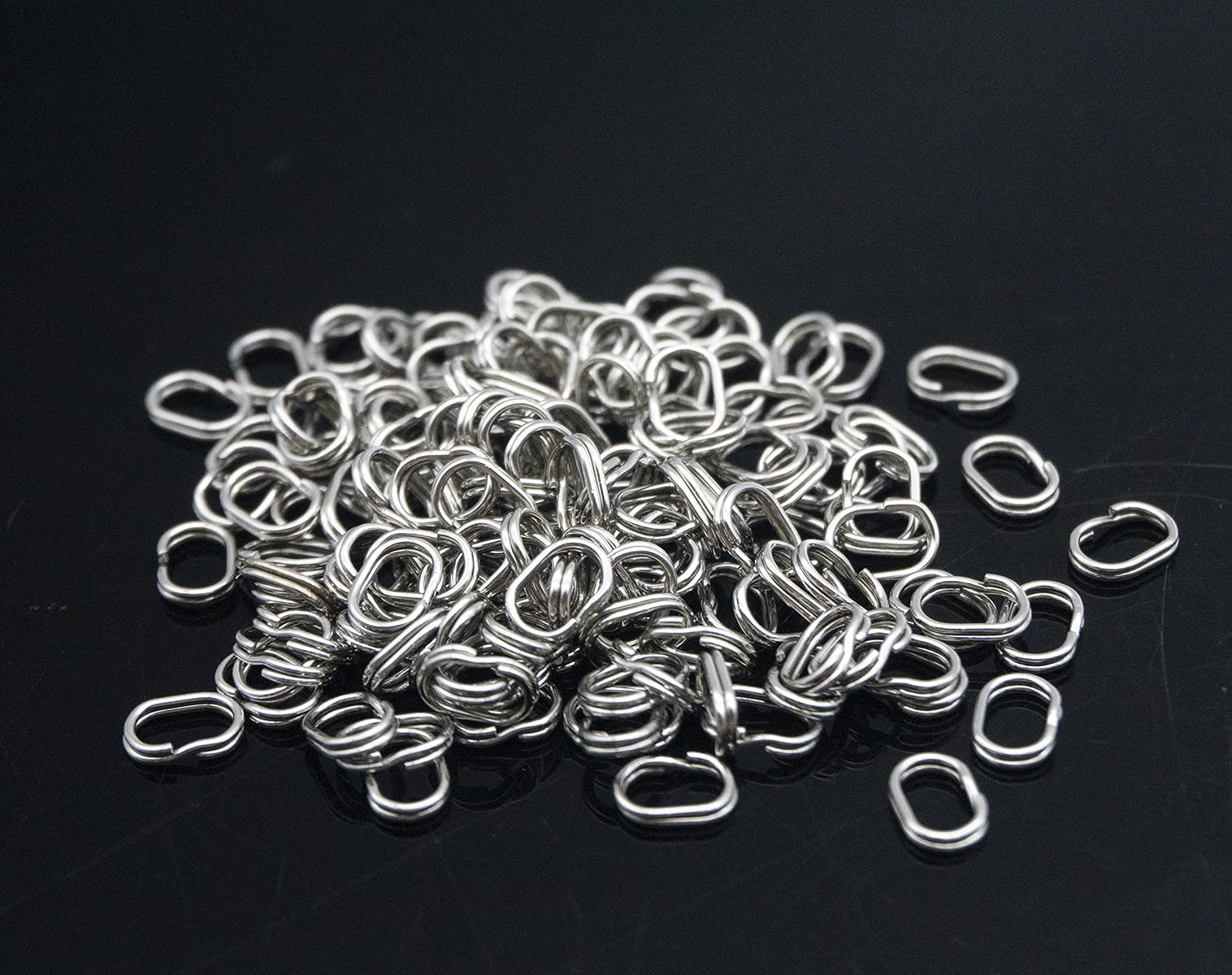 HTHYLURE 100Pcs Fishing Split Rings Stainless Steel Fishing Oval Split Rings Swivel Snap Carp Fishing Tackle Chain Connector Heavy Duty Split Rings Size Wire Diameter 0.6mm 0.7mm