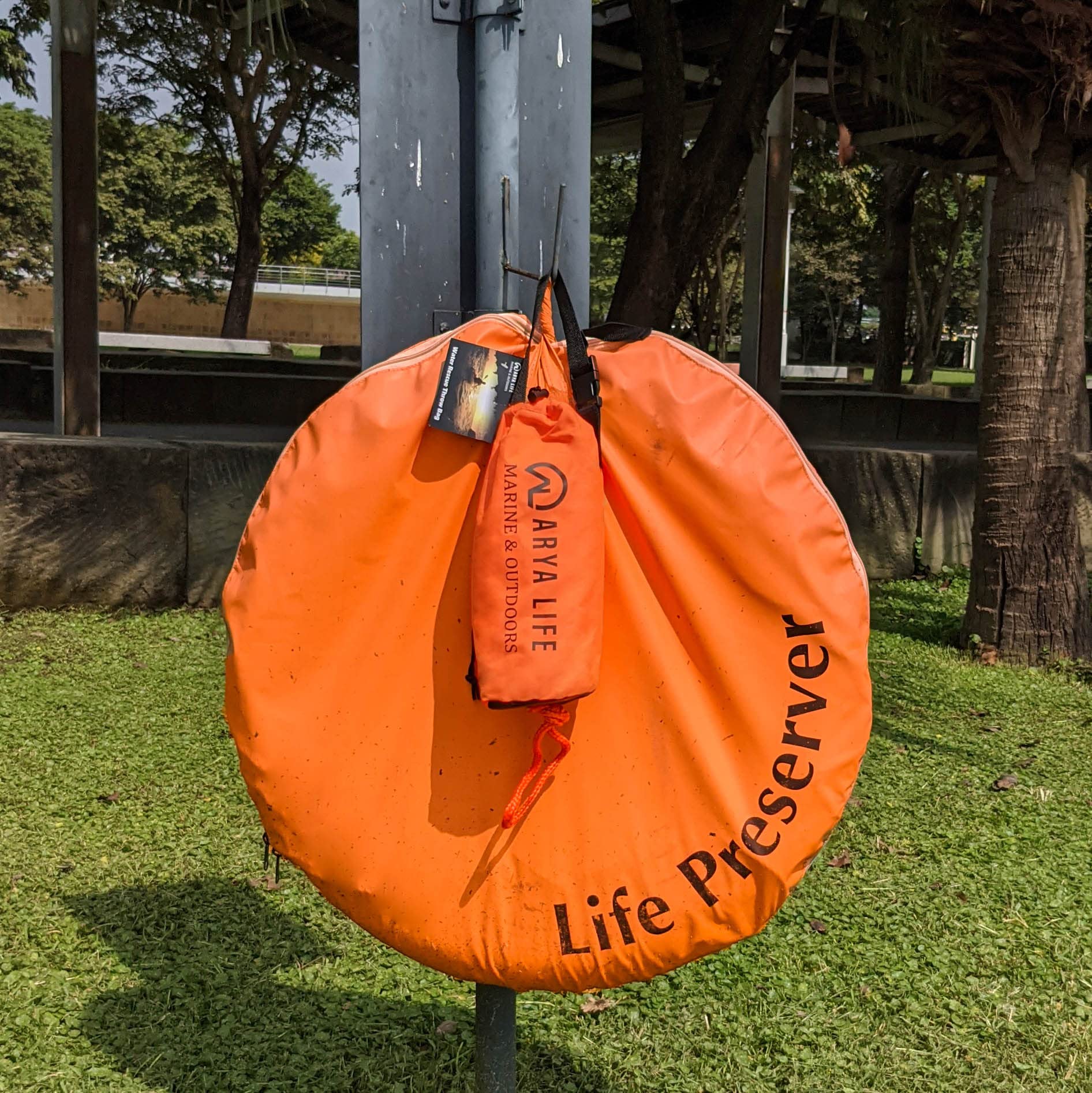 Arya Life Throw Rope Rescue Bag with 70ft of Marine Rope. Throwable Rescue Ropes for Kayaking, Boating and Ice Fishing. High Visibility Safety Equipment for Kayak and Boat Emergency