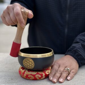 Tibetan Flower Of Life Singing Bowl Mallet Cushion Set ~ For Meditation, Yoga, Spiritual Healing and Mindfulness ~ Medium (Black)