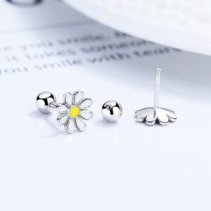 18G Little Daisy Flower Cartilage Stud Earrings Sterling Silver 925 Chrysanthemum Flower Helix Tragus Earring Studs Screw Back Small Ear Piercing for Women Girls