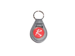 amc rambler r logo leather keychain - dark grey