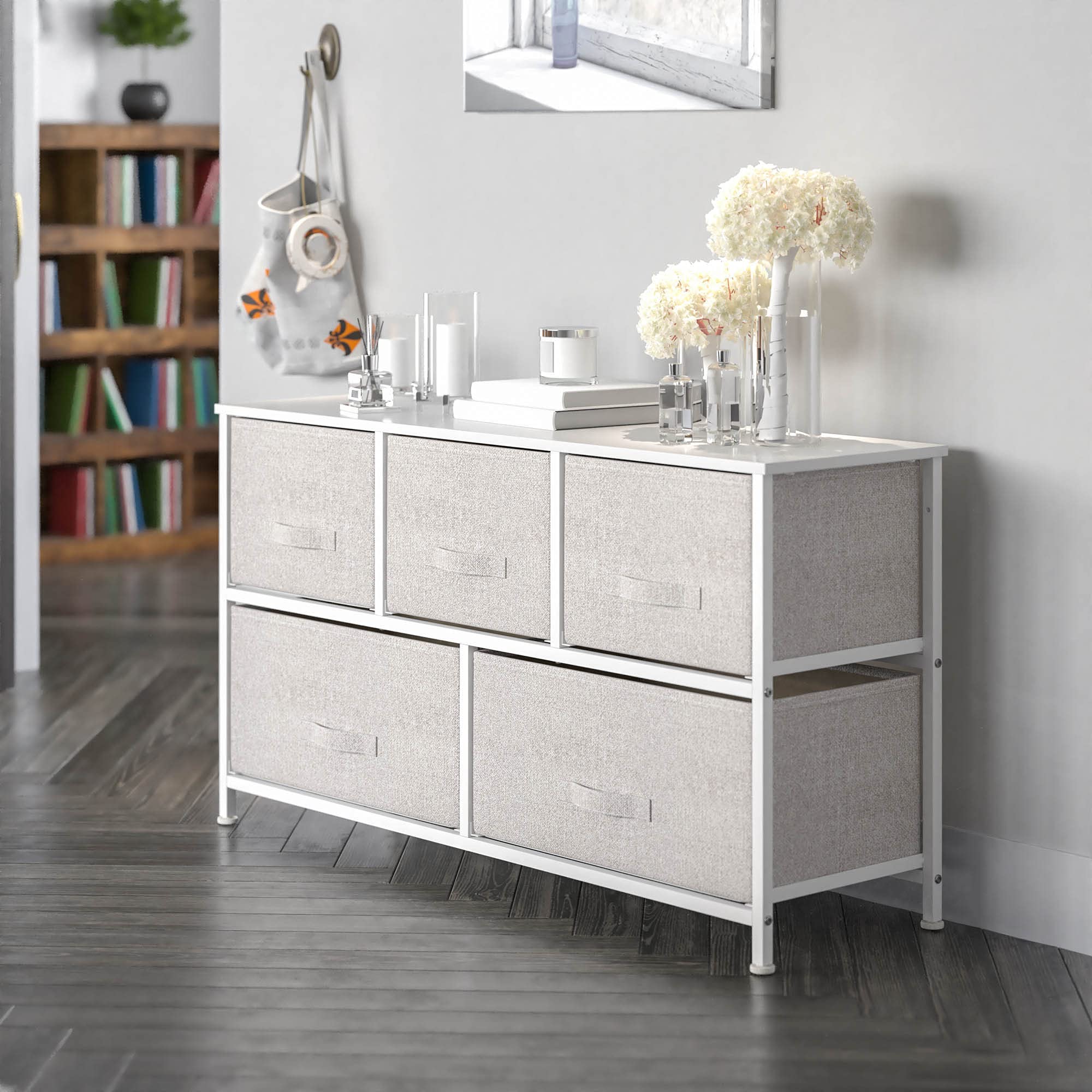 Flash Furniture Harris 5-Drawer Storage Chest of Drawers, Modern Bedroom Dresser with 5 Easy Pull Fabric Drawers and Engineered Wood Top, Light Gray